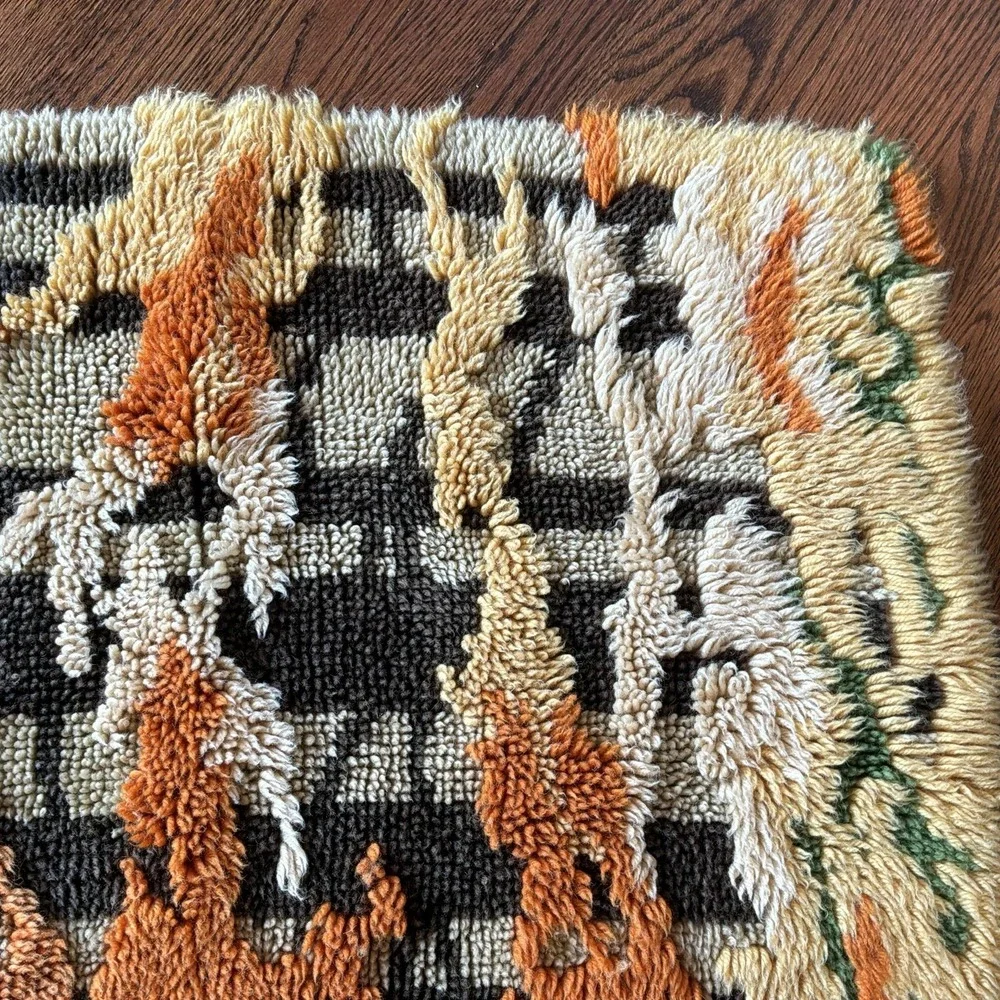 Vtg MCM Hook Rug Wall Hanging Rya Style Abstract Retro Tapestry 24 X 36